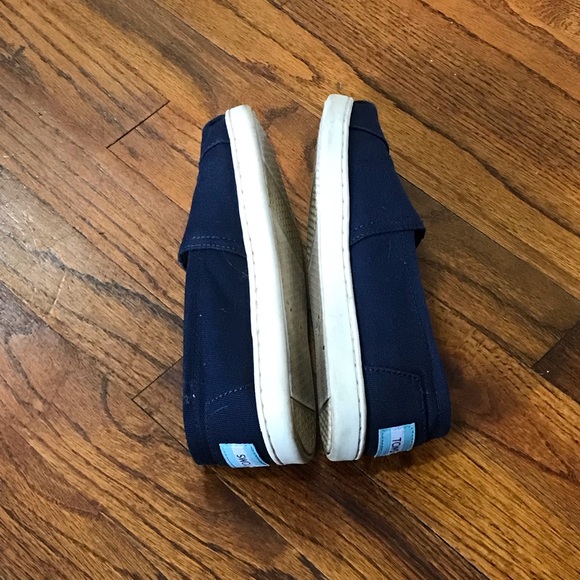 TOMS Fashion Sneaker Athletic Casual Slip on Shoes
Navy Blue
Size 2
No Shoebox - Picture 13 of 16